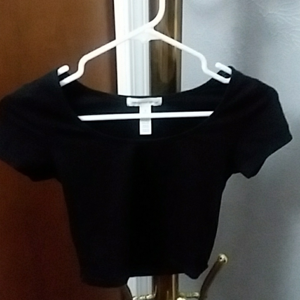 Black crop top